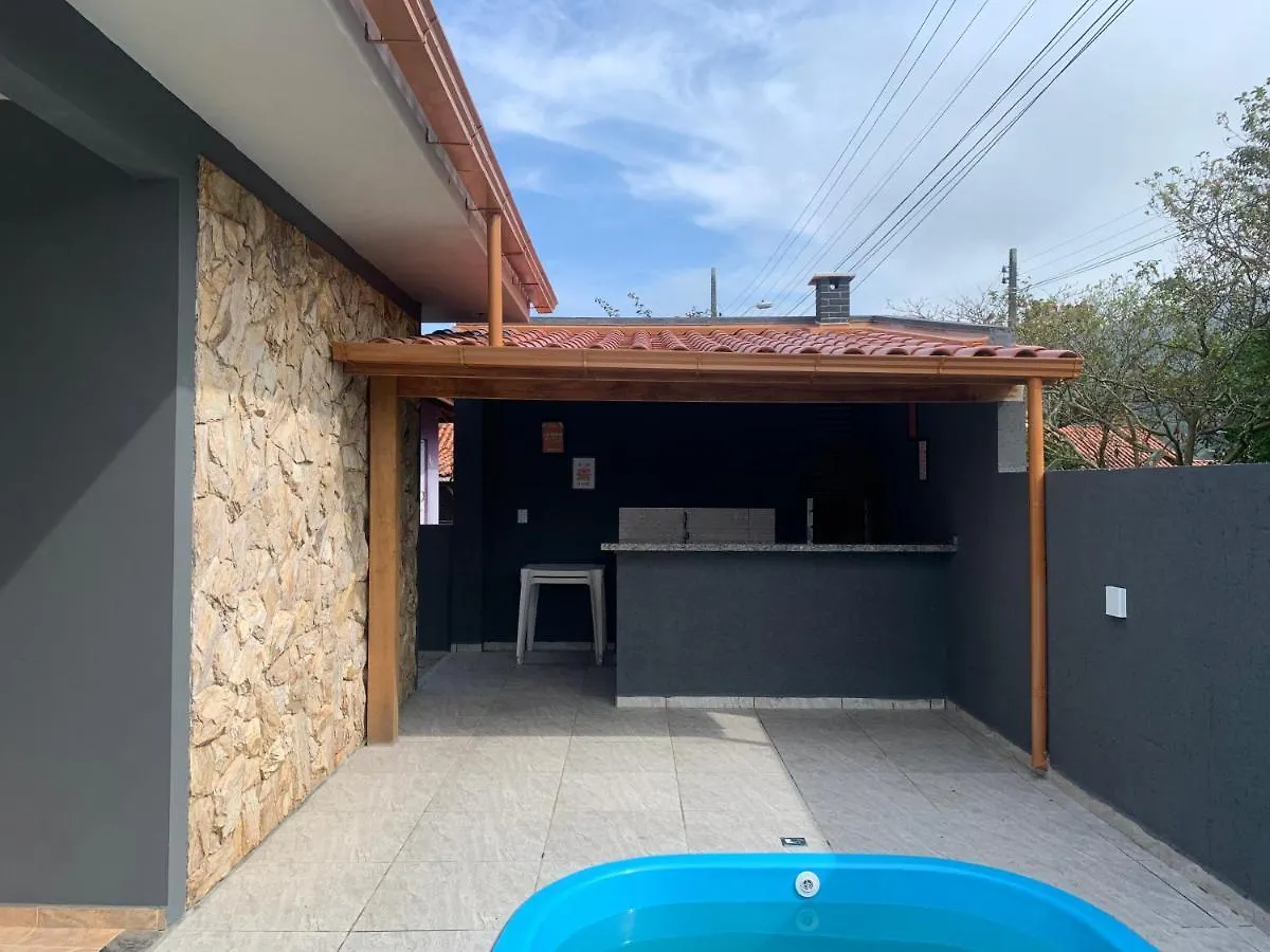 Сasa de vacaciones Villa Casa De Temporada No Sul Da Ilha Com Piscina Florianópolis